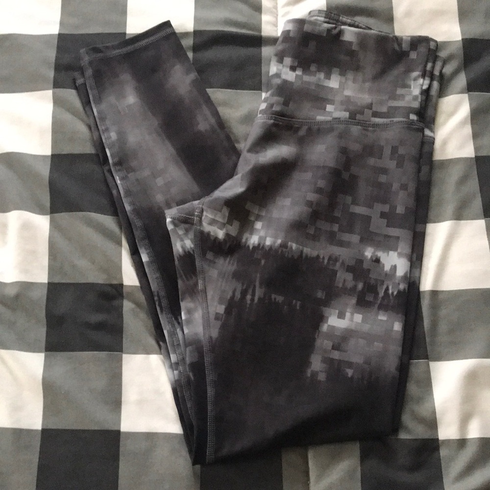 CHAMPION C9 DUODRY Gray Pixelated 7/8 Length Workout Exercise Leggings Sz M